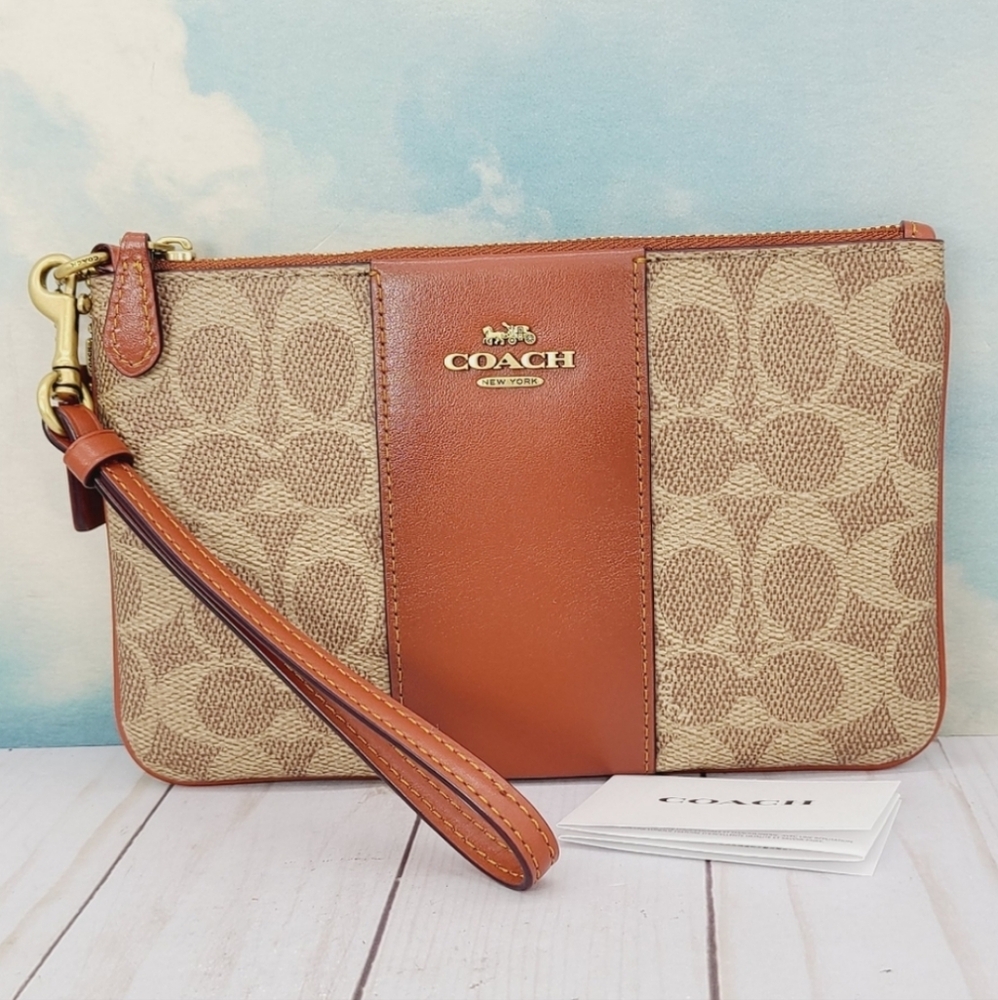 COACH Small Wristlet NEW